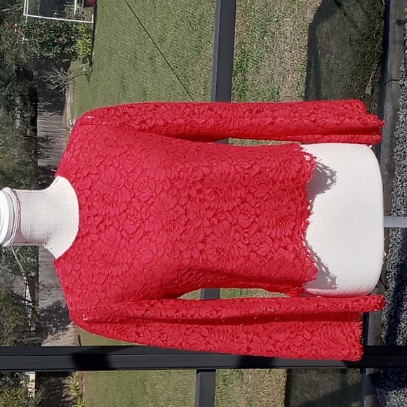 Alice + Olivia Red Pasha Lace Long Sleeve Blouse Size Small Eyelash Cuffs & Hem - Picture 3 of 16